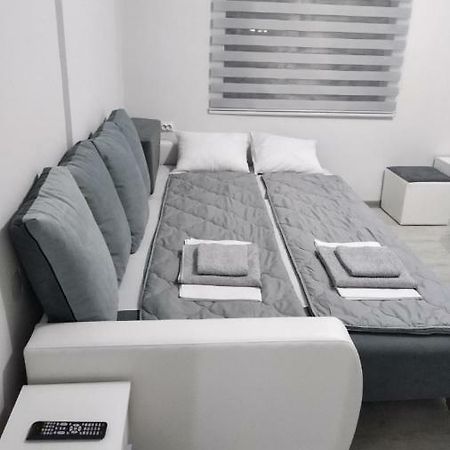 Apartmani Pinokio Nis Exterior photo