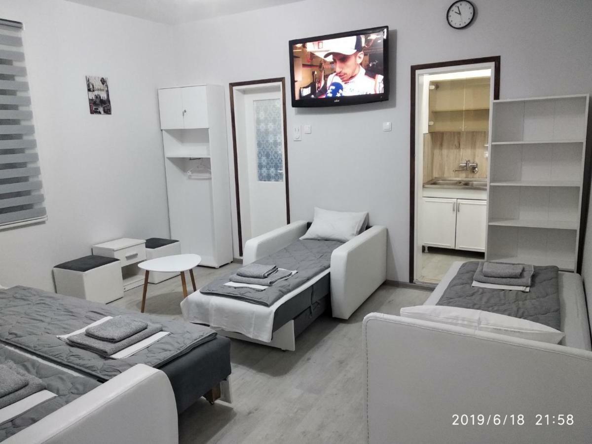 Apartmani Pinokio Nis Exterior photo